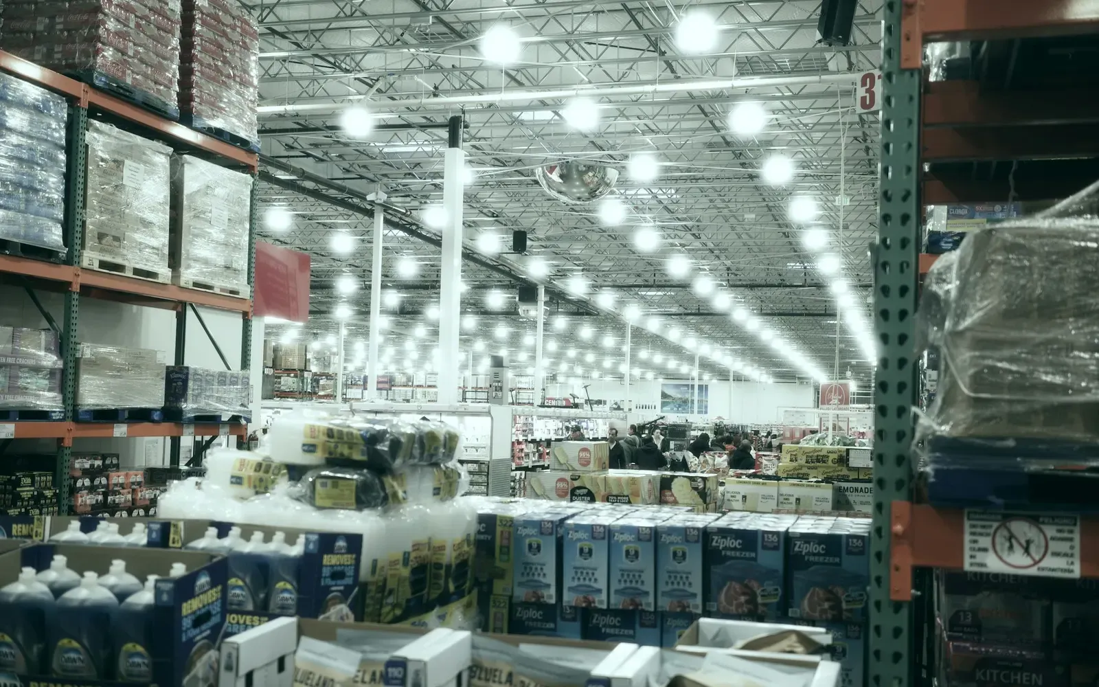 Montaje de luminarias LED — Mercado Metropolitano